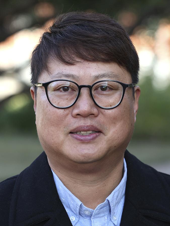 Yunsuk Koh